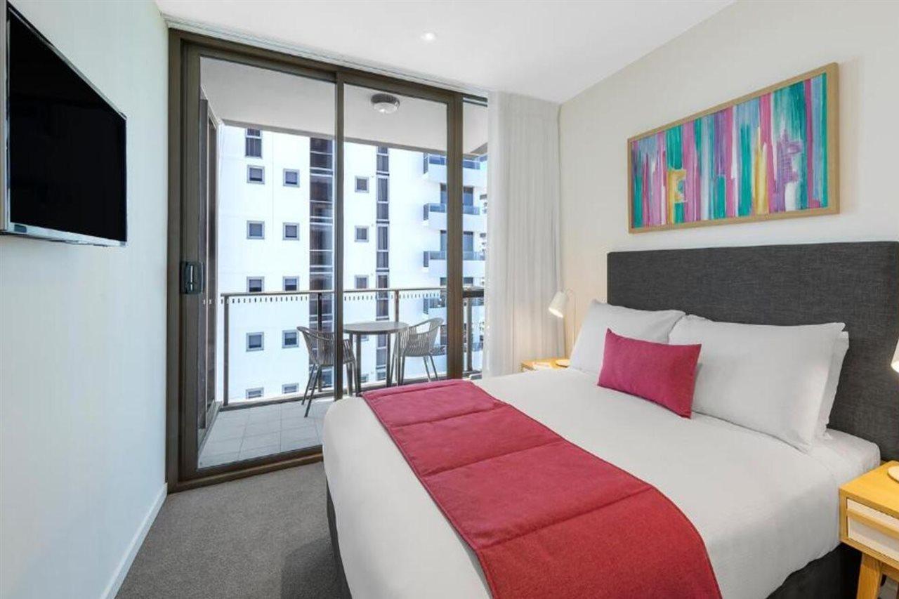 Avani Broadbeach Residences Gold Coast Exterior photo